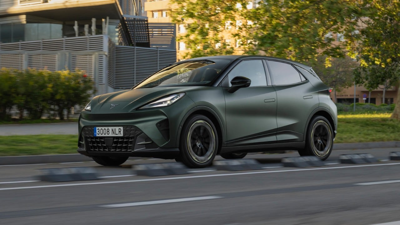 Cupra allarga la gamma Raval verso il basso: arriva la Plus da 135 CV