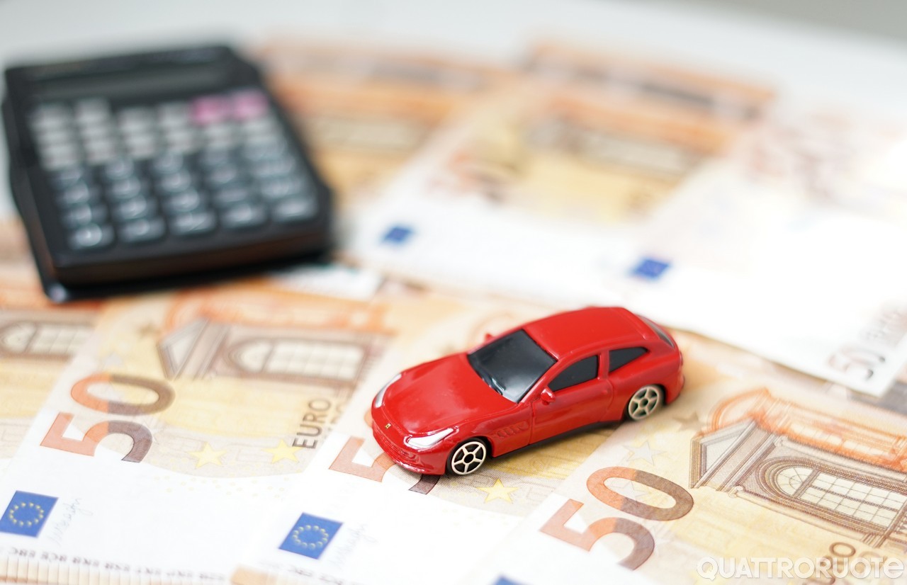 Esenti dal bollo, pagheranno il superbollo: ecco le auto stangate dal 2027