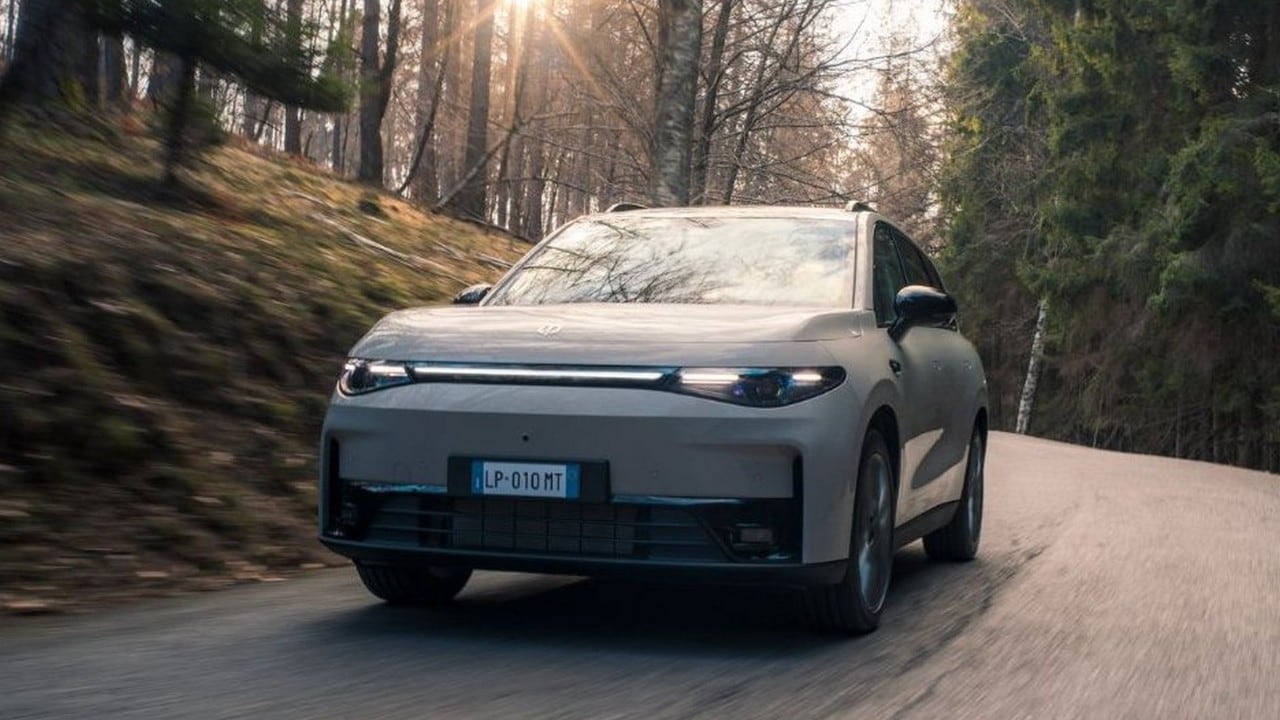 Più potente, più spaziosa e più sicura: la nuova Leapmotor C10 parte da 38.400 euro