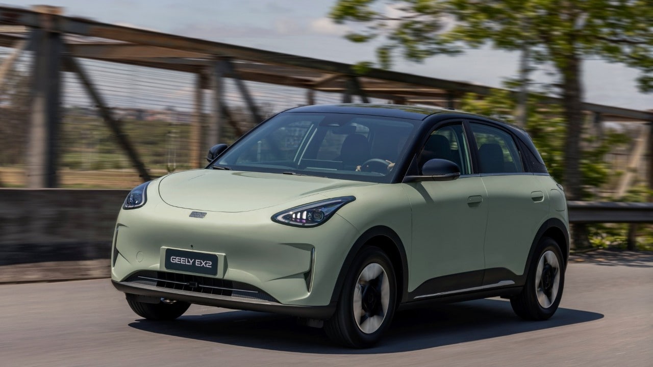 Geely E2, aperti gli ordini in Italia della best seller cinese: si parte da 19.900 euro