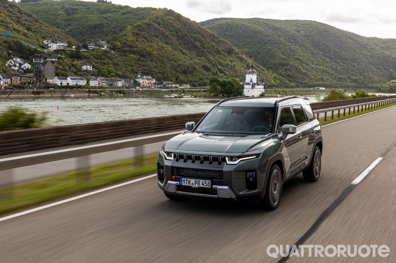 KGM elettrifica la Torres e rinnova il Rexton Sports: due novità agli antipodi