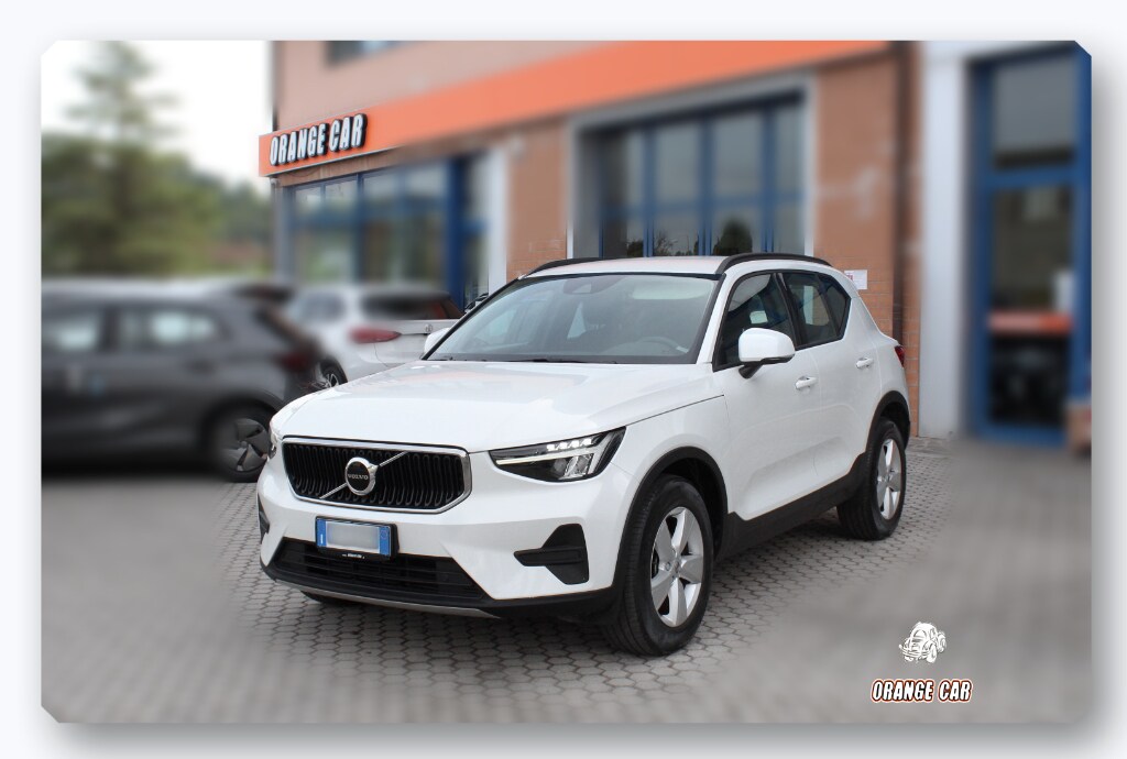 VOLVO XC40 (2017-->)